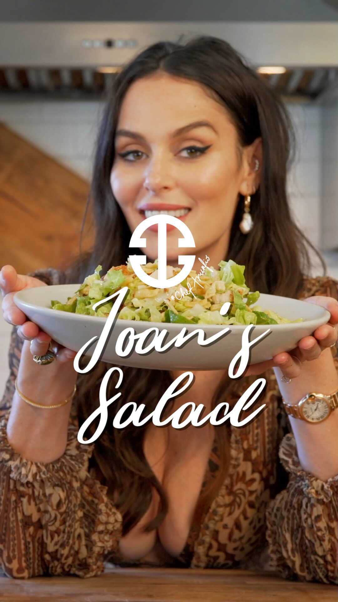 ニコール・トルンフィオのインスタグラム：「My take on the @joansonthird #chinesechickensalad a #cult #favorite (if you know, you know) Tag @cheftrunfio or #cheftrunfio to show us your bowl.   Jewelry: @erthjewelry Dress: @zimmermann」
