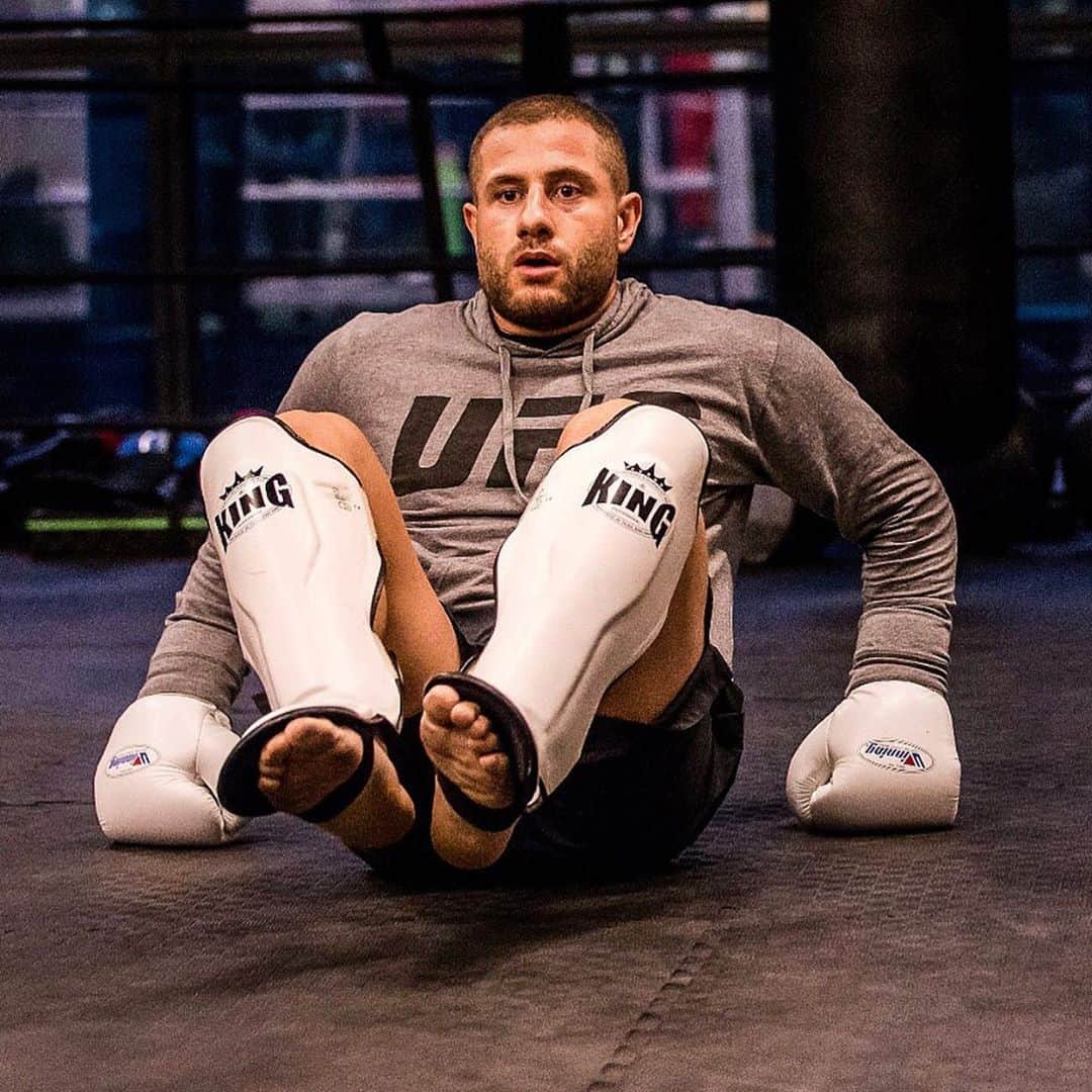 グーカン・サキのインスタグラム：「Being positive in a negative situation that makes the difference. Work ethic.」