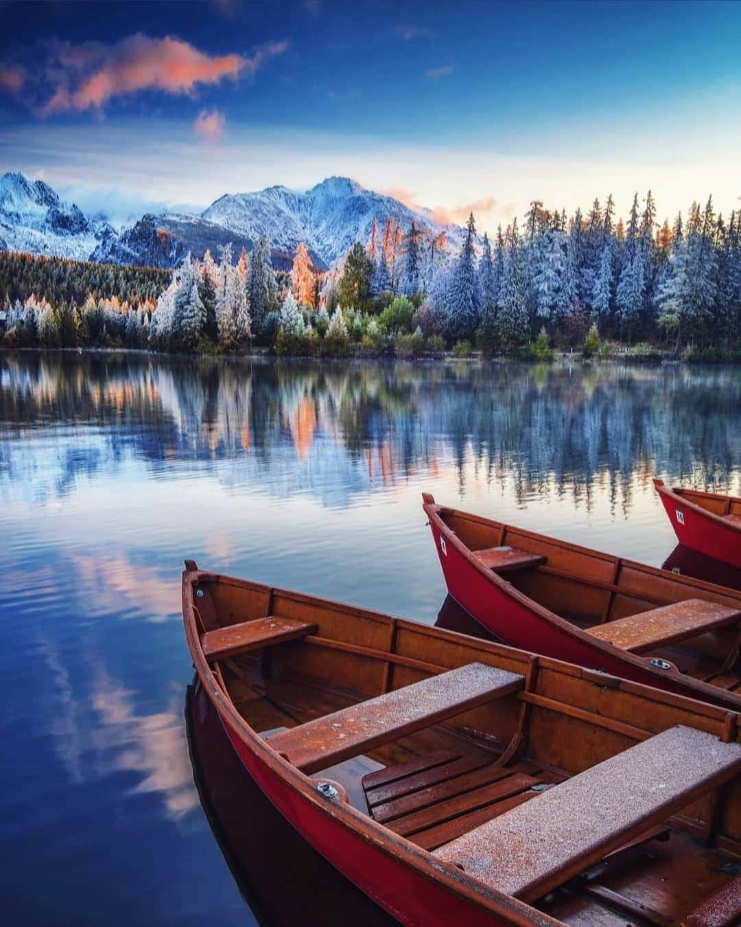 Lonely Planetのインスタグラム：「Today's breathtaking #lonelyplanet regram comes from @borievkyphotogallery.   Štrbské Pleso is one of the High Tatras’ loveliest scenes.  Speckled with row boats in summer and hugged by pillowy snow banks in winter, this view never gets old no matter when you visit.   Be sure to tag us #lonelyplanet or #mylpguide for a chance to be featured on our feed.」