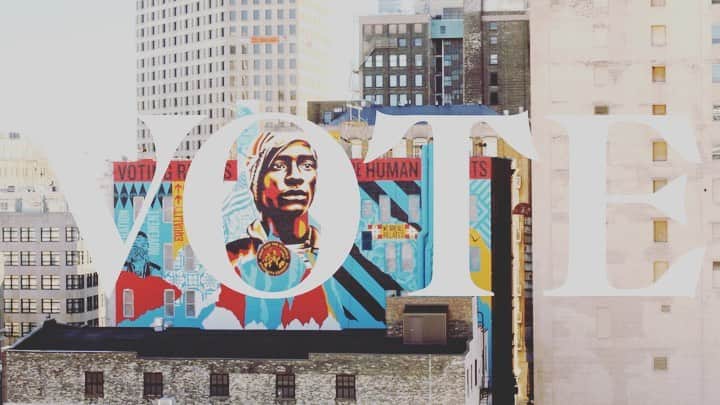 Shepard Faireyのインスタグラム：「What I wanted to do on my last trip to Milwaukee is remind people how important it is to assert their right to vote. The inspiration behind the art of this "Voting Rights are Human Rights" mural is the image of an anonymous marcher from a civil rights march, originally photographed by Steve Schapiro. I felt that this subject is emblematic of the ongoing fight.  It was important to me that I wasn’t the only voice in this piece. I feel very lucky that artists Tyanna Buie @tyanna_buie, Niki Johnson @nikijohnsonstudio, Tom Jones @tom_jones_cax_shep_ska, Claudio Martinez @claudiomke, and Dyani Whitehawk @dwhitehawk, were open to being included in the mural to demonstrate the need for voting rights and racial and social justice! I hope that people will look at this mural and be reminded that their voice matters in shaping the future.  Special thanks to my mural crew for all the hard work, Hanson Dodge @hanson_dodge for this awesome video, and to @wallpaperedcity, Black Box Fund @blackboxfundmke, the Milwaukee @bucks for the support on this project! -Shepard」