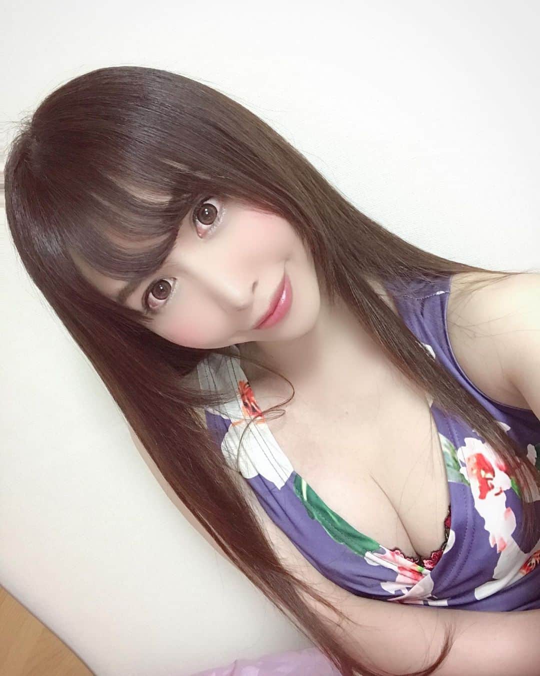 のインスタグラム：「#自撮り部 #自撮り界隈 #selfie #셀카 #自拍   美容院帰り💇‍♀️🤍 #ウルトワトリートメント 良き良き🙆‍♀️ 少しカットもしたよ✂️✨ 今週は撮影多いから頑張ります📸💓  #フリーモデル #キャバ嬢 #えちえち女子 #お姉さんコーデ #韓国ワンピース #小悪魔ageha #美意識向上委員会 #パパ活 #アイドル #ニューハーフ #おっぱいちゃん #美男美女と繋がりたい #いいね返しは絶対 #いいねした人で気になった人フォロー #transgender #lgbtq #model #shooting #me #holiday #likeforlikes」