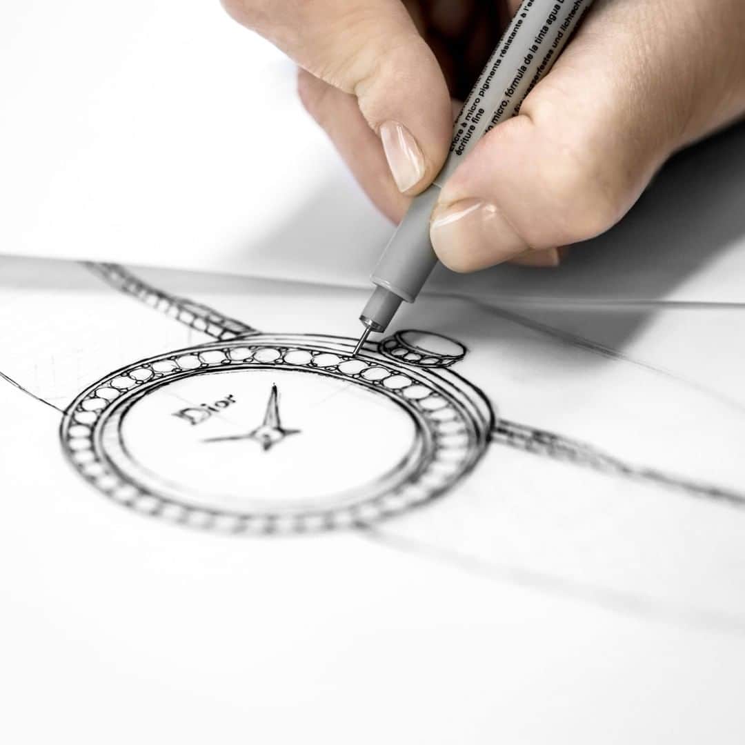 クリスチャンディオールさんのインスタグラム写真 - (クリスチャンディオールInstagram)「A stainless steel Milanese mesh bracelet as supple as fabric combines with a striking luminous tiger's eye stone dial on the new 'La D de Dior Tiger's Eye Satine' timepiece designed by @VictoiredeCastellane. Imbued with the #DiorJoaillerie spirit, this masterpiece of #DiorSavoirFaire and Swiss watchmaking is available to discover on our website or in your nearest Dior boutique.  #DiorHorlogerie  © @PolBaril」10月27日 6時00分 - dior