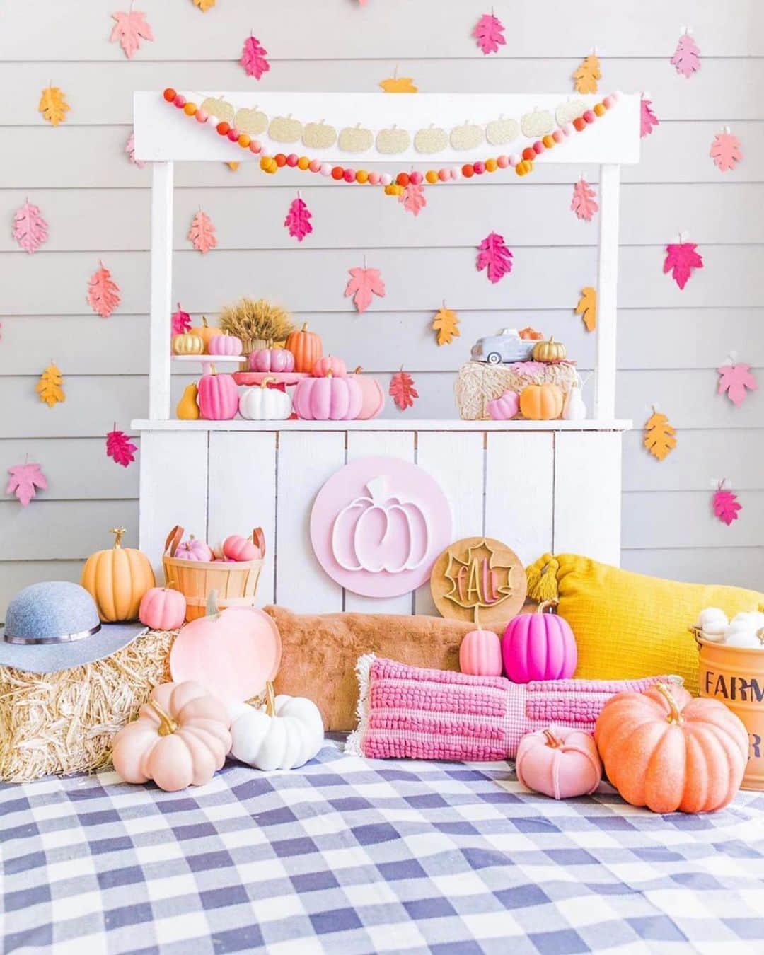 HomeGoodsさんのインスタグラム写真 - (HomeGoodsInstagram)「Bring the pumpkin patch and farm stand home this year 🎃 #NationalPumpkinDay (📸: @easy_likesundaymorning)」10月27日 6時08分 - homegoods