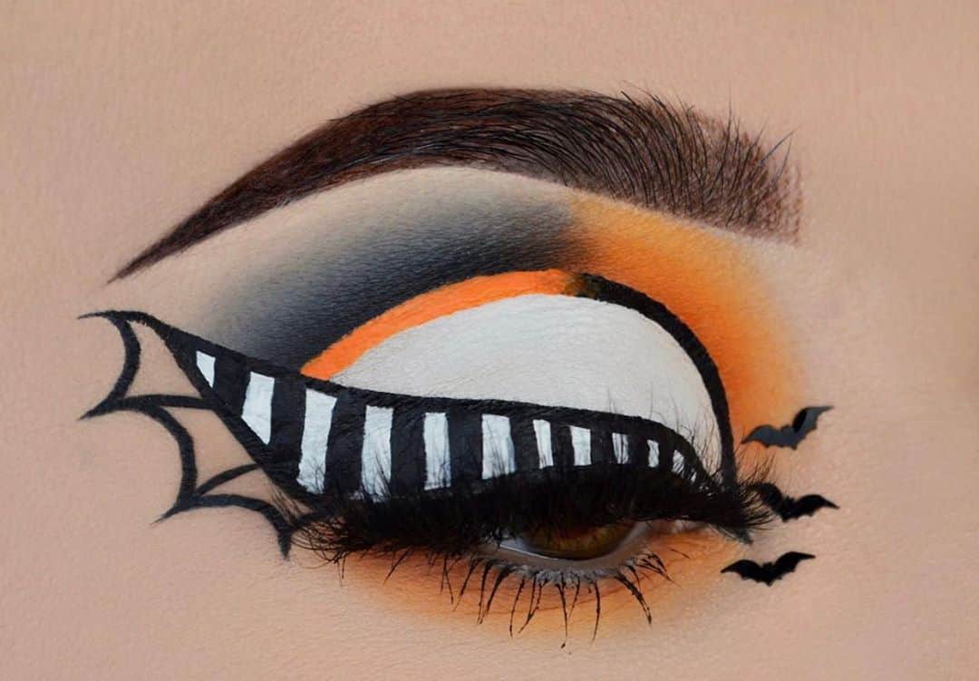 Jeffree Star Cosmeticsさんのインスタグラム写真 - (Jeffree Star CosmeticsInstagram)「What are you dressing up as for Halloween this year? 🧡 @deserthoney_ created this look using our #CREMATED eyeshadow palette 🦇 #jeffreestarcosmetics」10月27日 6時09分 - jeffreestarcosmetics