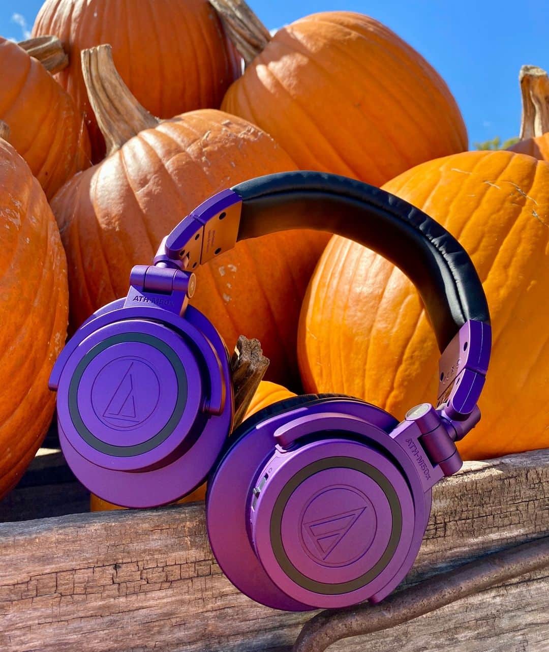 Audio-Technica USAさんのインスタグラム写真 - (Audio-Technica USAInstagram)「The search for the perfect pumpkin is never easy, especially when you have your eyes set on our ATH-M50xBT PB! If you’re waiting for a sign to get these limited-edition wireless headphones, this is it. Learn more in the link in our bio!⁠ .⁠ .⁠ .⁠ #AudioTechnica #ATHM50xBTPB #M50xBTPB #Headphones #WirelessHeadphones #Purple #AudioGear #Fall #Pumpkin」10月27日 6時30分 - audiotechnicausa
