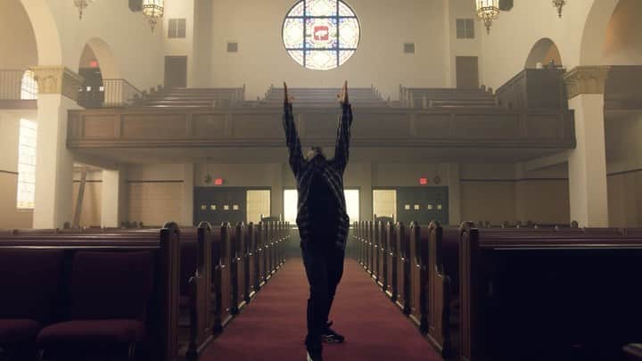 Lil Buckのインスタグラム：「Things that can’t be said through words can be expressed and felt through movement and music. Some things have to be felt to be understood. “Nobody Knows” OUT NOW!  Link in bio . Concept and story by: @lilbuckdalegend & @directordavidj  Directed by @directordavidj  Produced by: @redbulldance @caleywildermuth @sheryl_witlen」