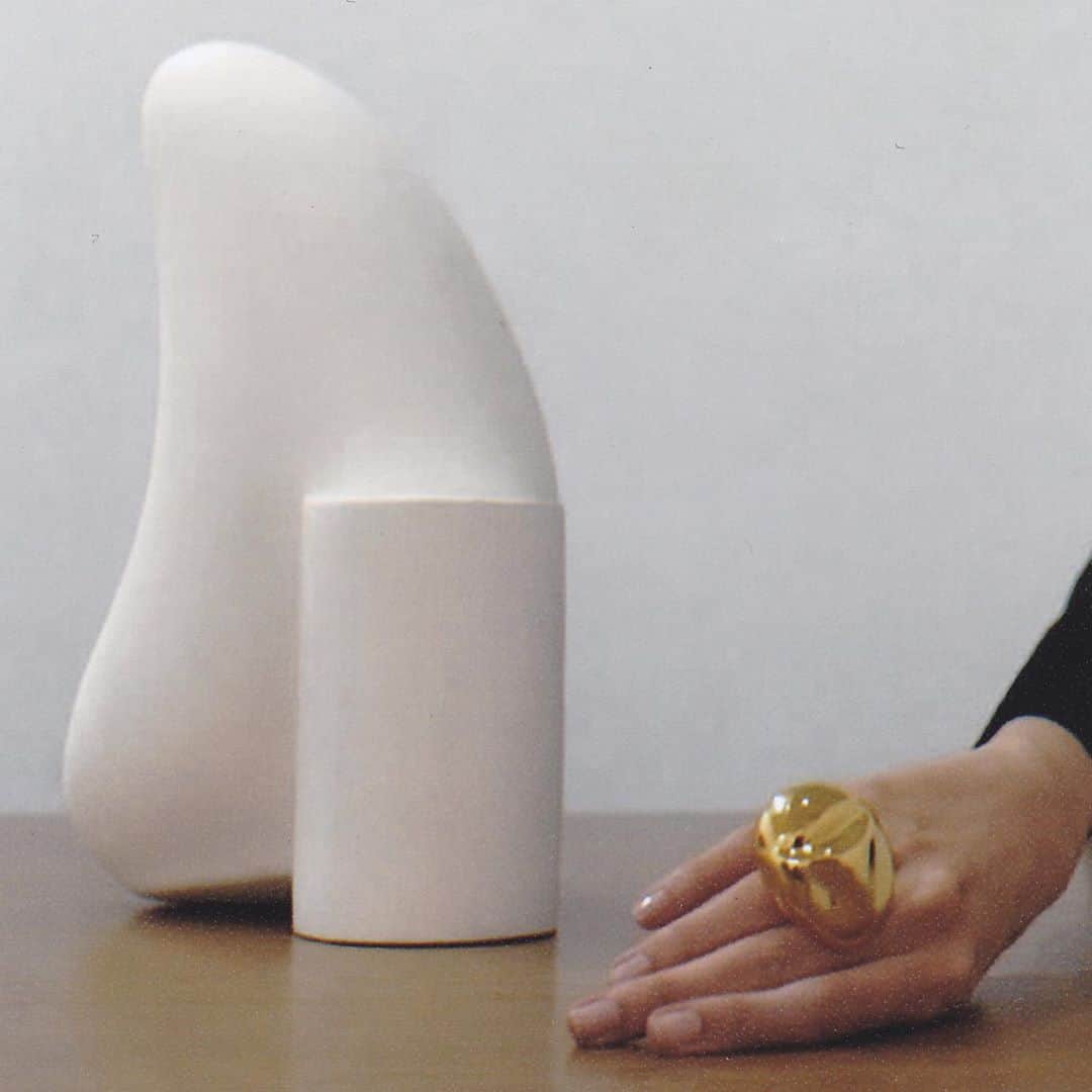 Monica Sordoのインスタグラム：「To carve our ideas to life... The Cubagua Ring + “Lingam” by José Gabriel Fernandez 📸 @mlshbts at @gbgarts」