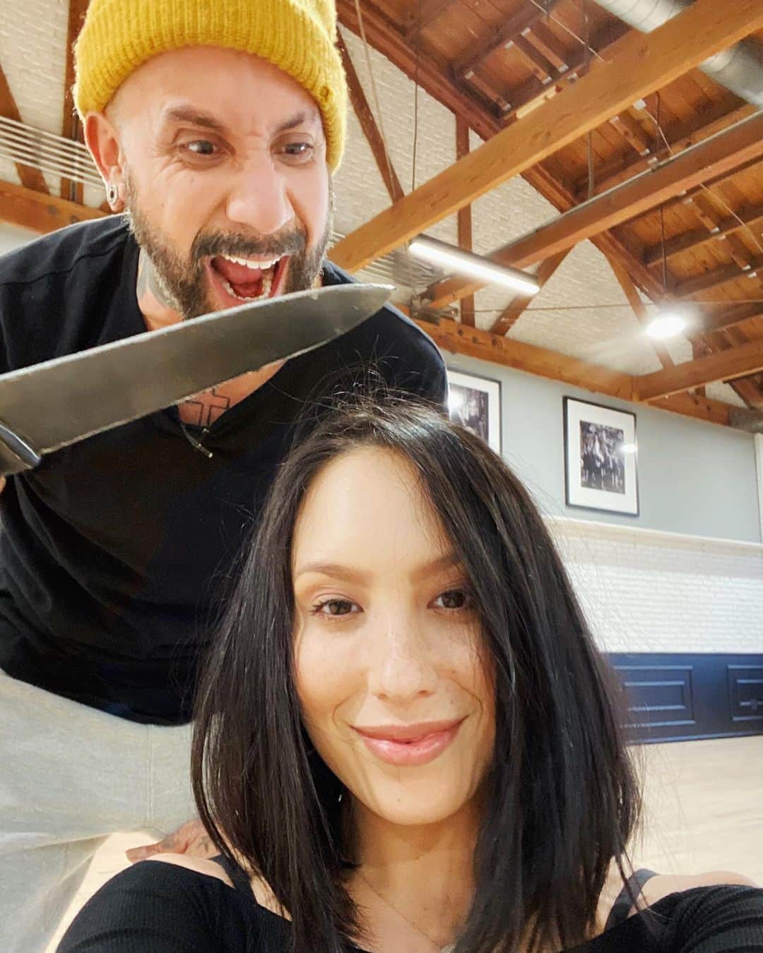 A.J.のインスタグラム：「Cheryl took a hard fall when we were practicing for #VillainsNight yesterday. I know this week’s theme is supposed to be scary, but this took it to a very real level. Thank you all for the well wishes and the love you are sending Cheryl’s way. She is the epitome of a badass and I am so proud to be her partner.   #TeamPrettyMessedUp still needs your votes tonight!! Text AJ to 21523 and vote online at dwtsvote.abc.com during the eastern and central time zone airings of #DWTS -- 10x per voting method. Thank you all for the support, we love you guys so much!」