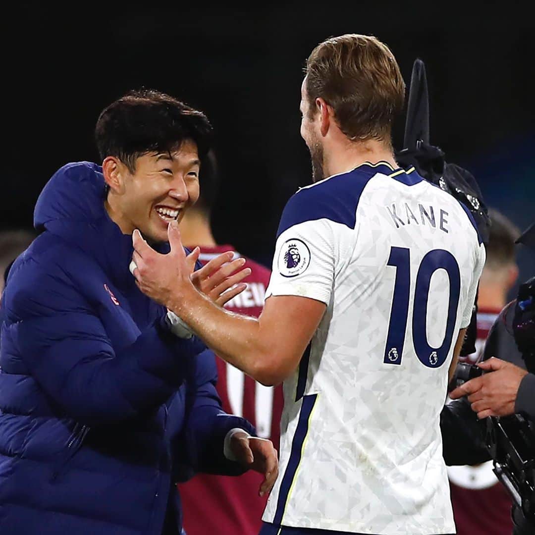 ハリー・ケインのインスタグラム：「Anything that makes Sonny smile is a good thing! 😁 Proper battling win that. Great result on the road 💪 #COYS」