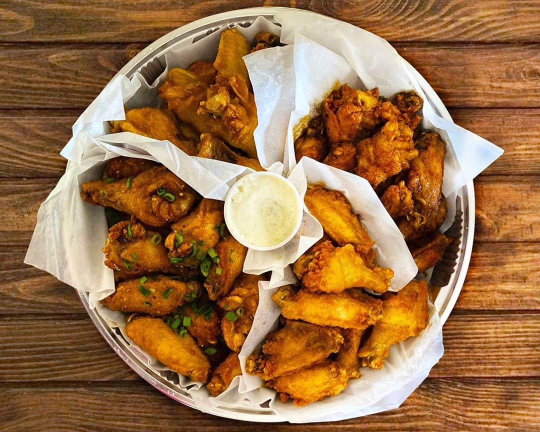 Zippy's Restaurantsのインスタグラム：「Introducing WingZ by Zippy’s, a new virtual concept only available online through Uber Eats and Bite Squad. Crispy on the outside, tender and juicy on the inside, we put a new twist on the chicken wing that reflect our island culinary traditions.」