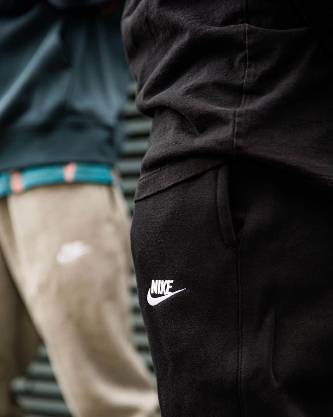 Foot Lockerさんのインスタグラム写真 - (Foot LockerInstagram)「A great addition to your closet. #Nike Club Fleece pants are available in neutral tones.」10月27日 8時00分 - footlocker