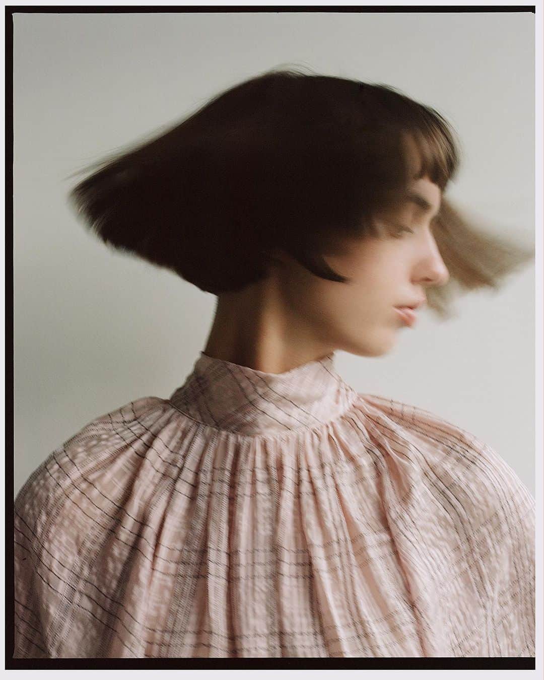 レベッカテイラーのインスタグラム：「Through The Lens: London-based photographer @alicefisherphoto captures the fluid movement of our fall collection.」