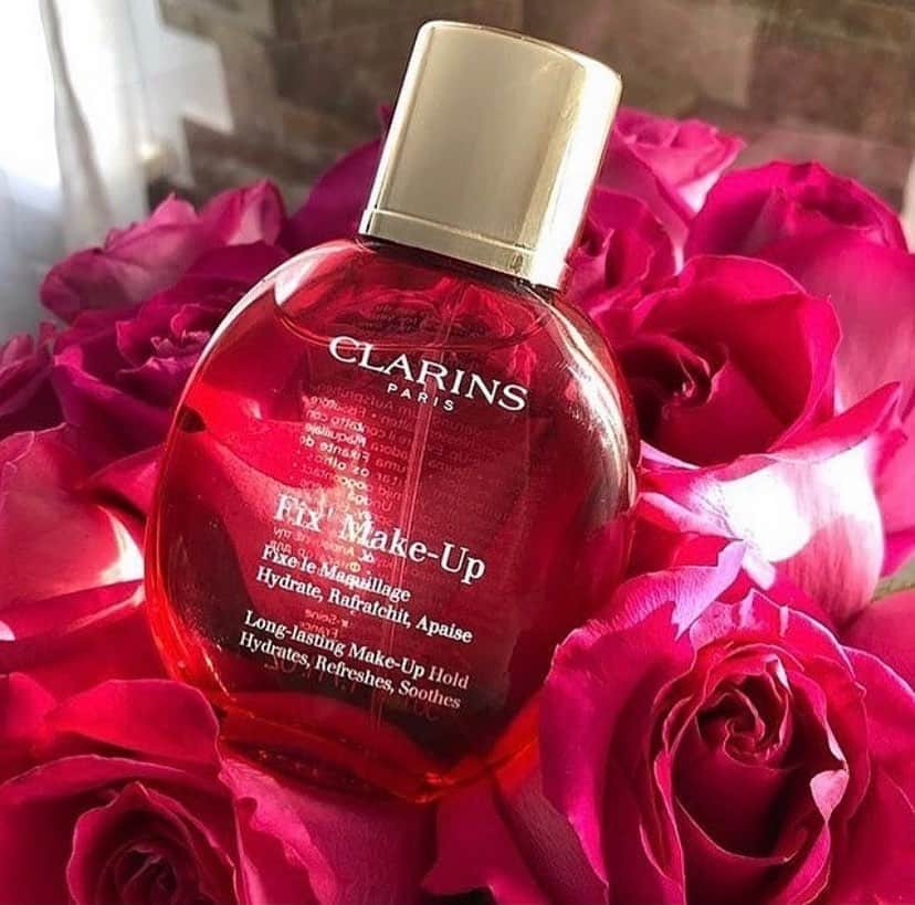 CLARINSさんのインスタグラム写真 - (CLARINSInstagram)「🌹 May your skin stay hydrated and your makeup last all day 👄 delicately scented with Organic Rose Water 🌹」10月27日 8時27分 - clarinsusa