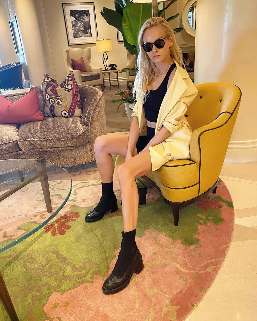 ギンタ・ラピーナさんのインスタグラム写真 - (ギンタ・ラピーナInstagram)「Meetings today @bevhillshotel」10月27日 8時20分 - gintalapina