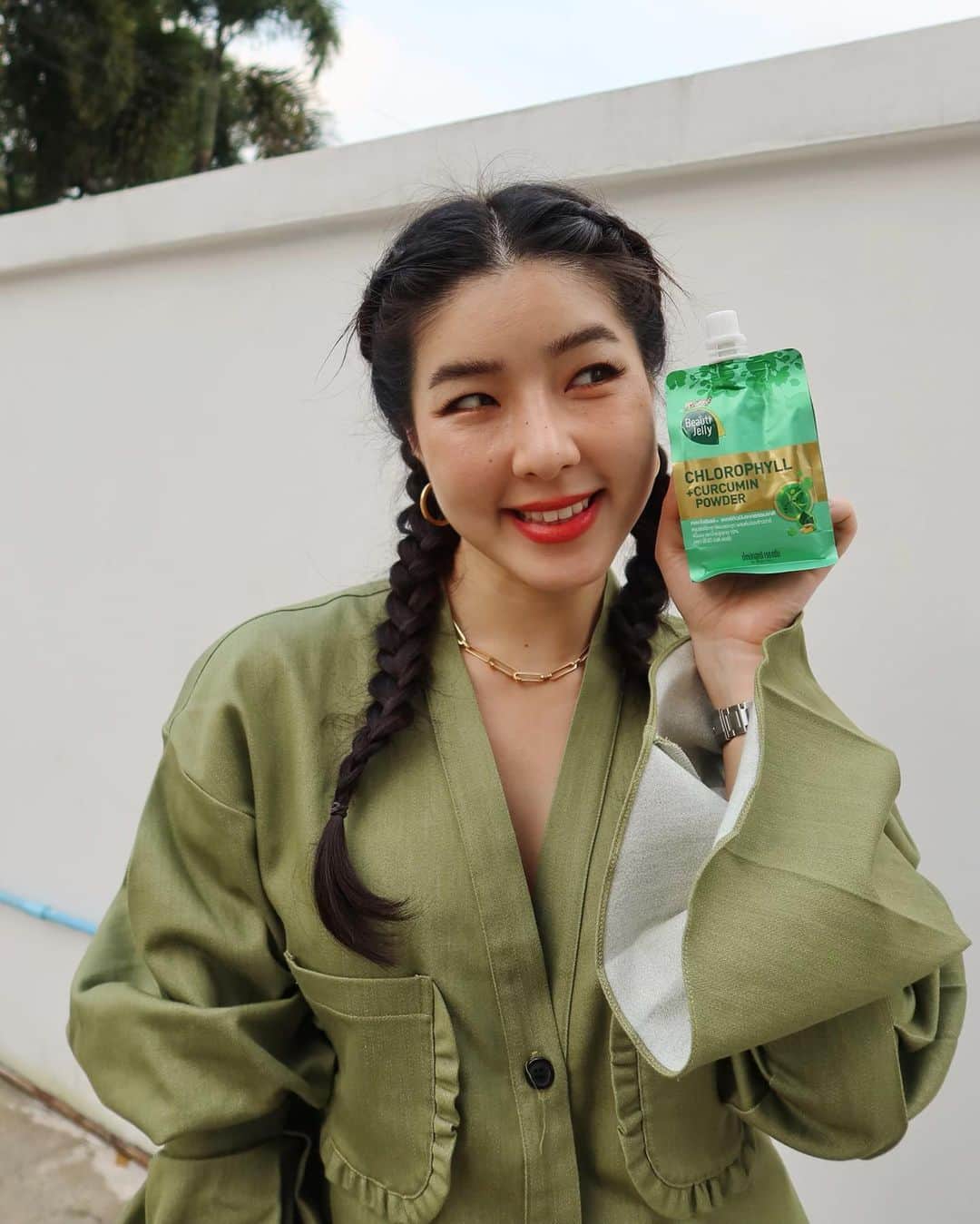 GYEON SEOのインスタグラム：「_* Let’s Beautitox 💚 . . บิวติท็อกซ์ด้วย เซ็ปเป้ บิวติดริงค์ และ เซ็ปเป้ บิวติเจลลี สูตร คลอโรฟิลล์ ลองผสมทานด้วยกันนะคะ รู้เรื่อง!! 😝 @sappebeautyclub」