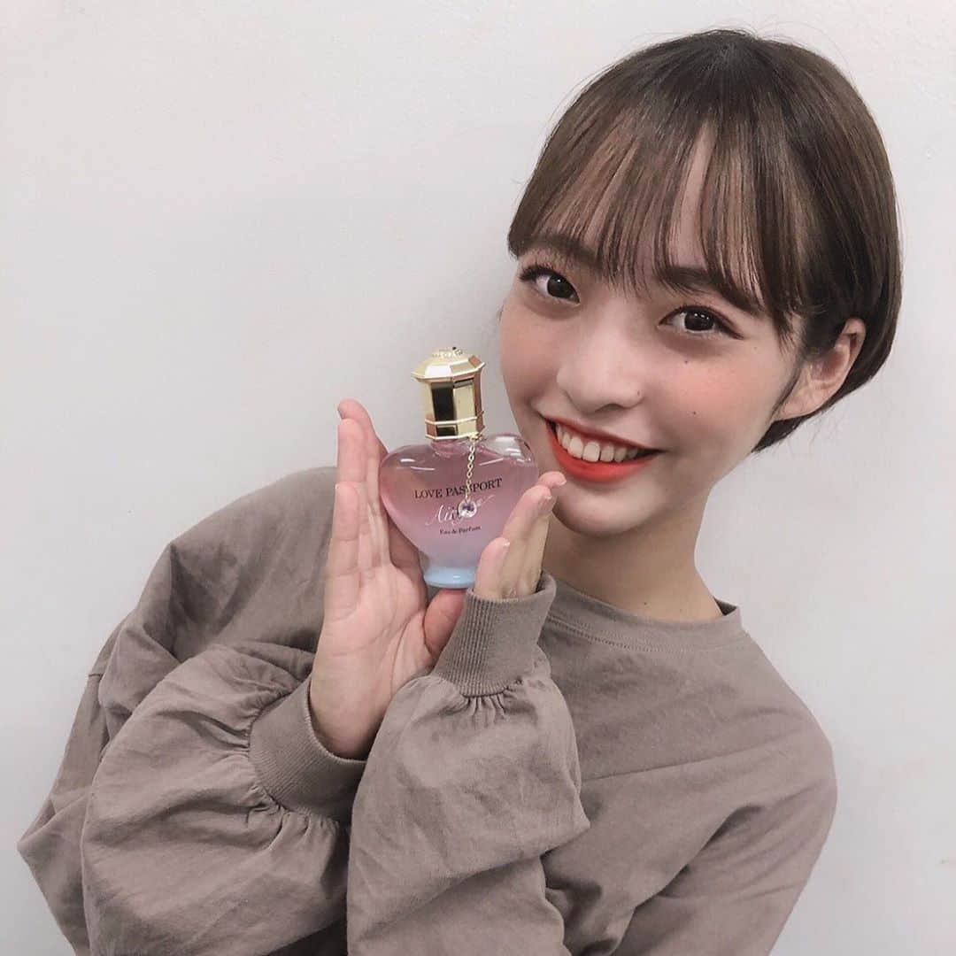 近藤佳穂のインスタグラム：「フィッツコーポレーションさんからクライアント賞を頂けることになりました！ 女の子のような匂いと可愛すぎるハートの香水です🥰 お出かけ前につけたい！！ #ラブパスポート @lovepassport_japan」