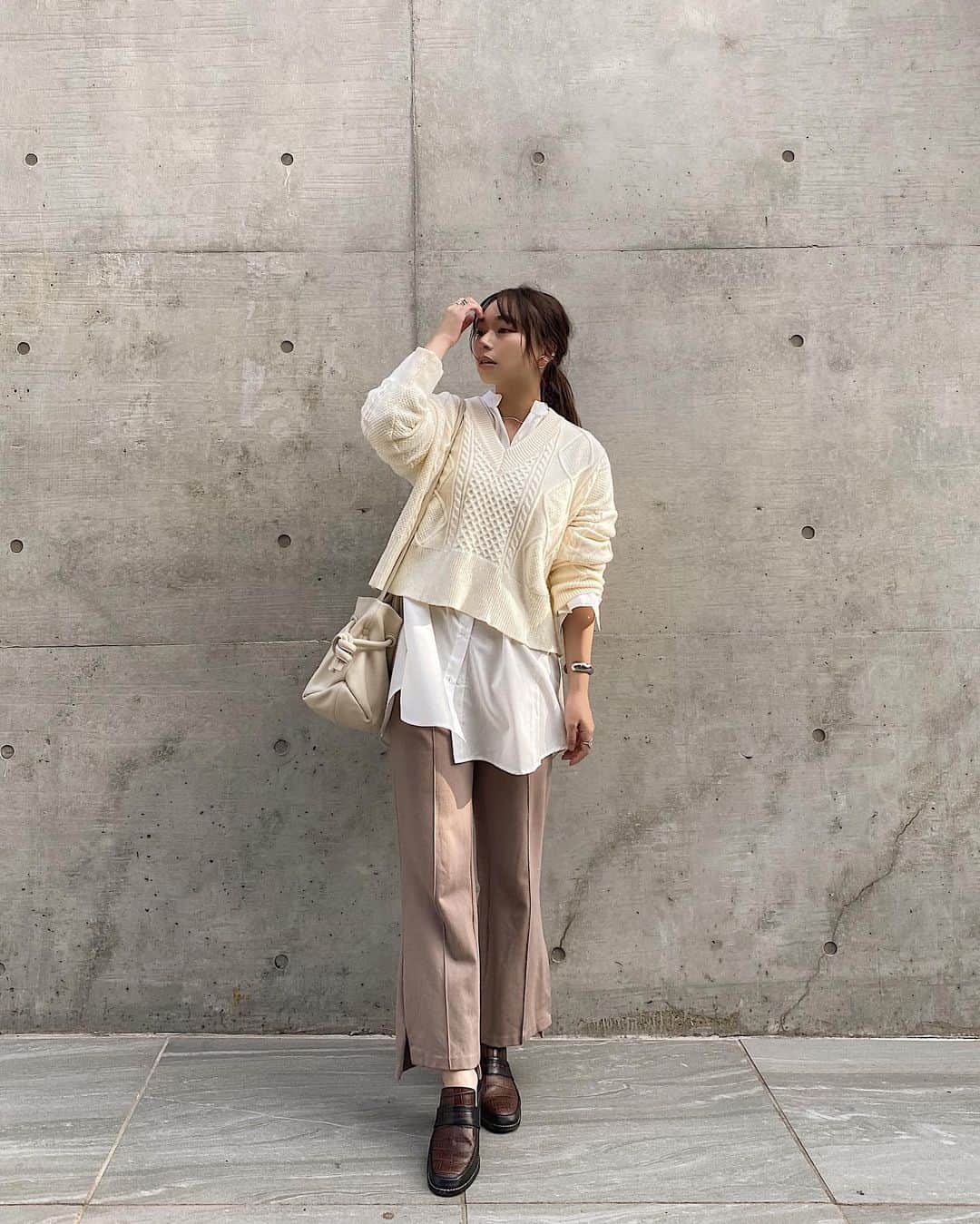 Yuuki mimuraさんのインスタグラム写真 - (Yuuki mimuraInstagram)「‎ ܾ ܾ 𖥧𓇣 ܾ ܾ ܾ  𓂃 𓈒❁⃘ ‎٭¨̮  . 天気良すぎたね、今日… 家出る時は、ちょっと薄着で 出ちゃったかも…と思ったけど ぜんぜん暑かった🌞 お洋服タグ付けしました🏷 ニットとシャツは おにゅ~🥳🥳🥳 合わせて着るのかわいい🧶" 行ってみたかった原宿のwithに入ってる、 イータリーへ…🍝 お昼美味しかった🍓 . . . . #fashion#fashiongram  #ootd#coordinate #ruru#clena#clenaコーデ #clenaアンバサダー  #cafe#harajuku  #プチプラ#プチプラコーデ  #コーデ#きょコ#カジュアル #大人カジュアル#カフェラテ #淡色女子#原宿#原宿カフェ #イータリー#eataly」10月27日 17時54分 - u0829u