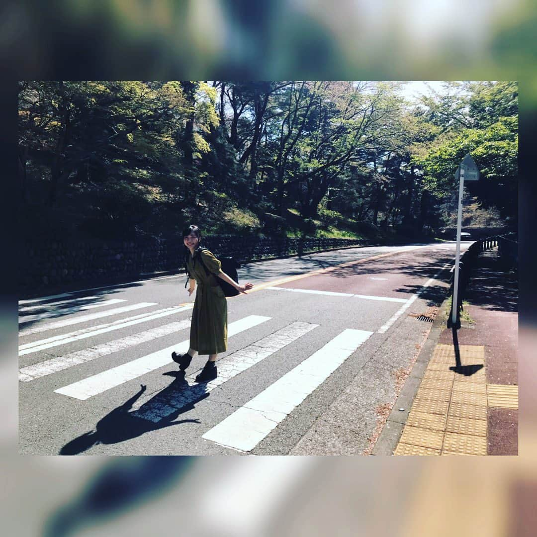 樋口みどりこさんのインスタグラム写真 - (樋口みどりこInstagram)「🚥🌸📖  #時差スタグラム #1年前 #髪まだ長い #聖蹟桜ヶ丘 #耳をすませば #ジブリ #聖地 #階段 #しずくが駆け降りていくよね」10月27日 18時02分 - higuchimidoriko