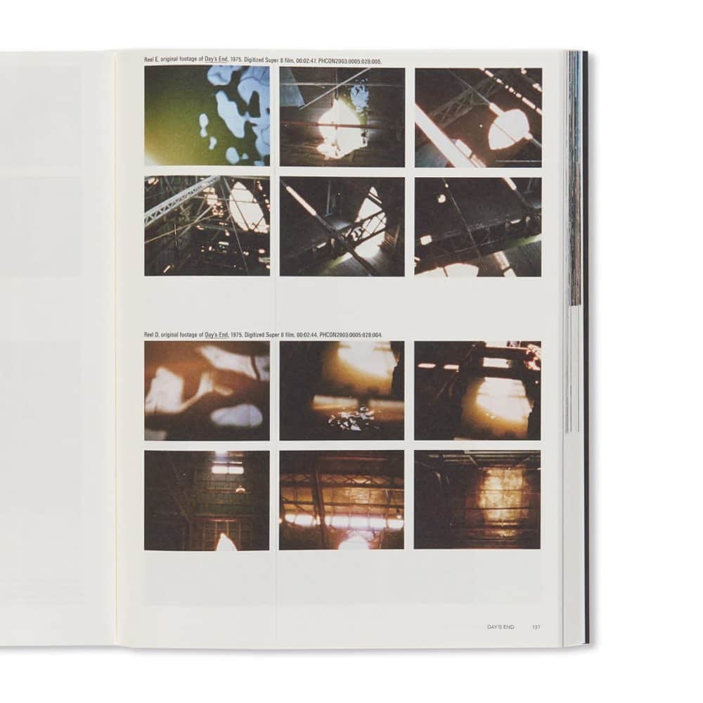 のインスタグラム：「CP138 GORDON MATTA-CLARK: READINGS OF THE ARCHIVE by Gordon Matta-Clark  アメリカ人アーティスト、ゴードン・マッタ=クラーク（Gordon Matta-Clark）の作品集。カナダ建築センター（CCA）に所蔵されている作者の包括的な作品コレクションを様々な視点から読み解く一冊。美術評論家でありキュレーターのヤン・シャテニエ（Yann Chateigné）は、作者の所蔵作品に対し、その思考の痕跡、たとえば描かれたものや書かれた文章などを収集するための「枠」として、錬金術から精神分析まで、様々な研究領域において再編成する。キュレーターであり映像作家のヒラ・ペレグ（Hila Peleg）は、廃棄されたフィルムの映像を長い時間をかけて再構成し、記録と復元という概念に挑む。キュレーターのキティ・スコット（Kitty Scott）は、何百枚にもわたる旅の写真から作者の周囲の世界を視覚的なパノラマで構築する。2019年6月6日から2020年8月2日まで同施設で開催された展覧会に伴い刊行。  In mid-1969, Matta-Clark moved to New York City and his early projects involved transformations such as Photo-Fry (1969), Agar (1969-1970), Garbage Wall (1970), and Time Well (1971). He began executing building interventions in 1971 when he cut walls in a loft in New York City to create Sauna (1971) and at the Museo de Bellas Artes in Santiago where he made an untitled wall cutting (1971). Throughout the following years of his major building cuts, Matta- Clark continued to explore other aspects of cities and their structures. This book unpacks the comprehensive Gordon Matta-Clark collection at the CCA Montréal, opening it up to provisional readings from different points of view. Yann Chateigné reorganizes Matta- Clark’s library into areas of inquiry, from alchemy to psychoanalysis, as a framework for gathering traces— written and drawn—of his thinking. Hila Peleg reassembles hours of discarded film footage, challenging the notion of documentation and returning. Published on the occasion of the exhibition at the Canadian Centre for Architecture, Montréal, 6 June 2019 – 2 August 2020.  by Gordon Matta-Clark  We began to order in easy way for oversea customers. Please check it. https://sister-tokyo.com  #twelvebooks #sister_tokyo #gordonmattaclark」