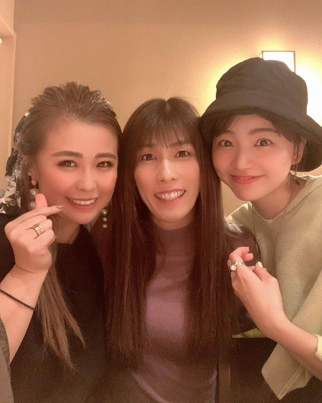 青山あみのインスタグラム：「いつかの、@saori___yoshida  HBDディナー🍣✨ 美味しいご飯に美味しいお酒っ さおりん。いつも沢山のhappyをありがとう☺️💓 愛たくさんな1年になりますように🌼 big looooove❤︎  2020.10.5」