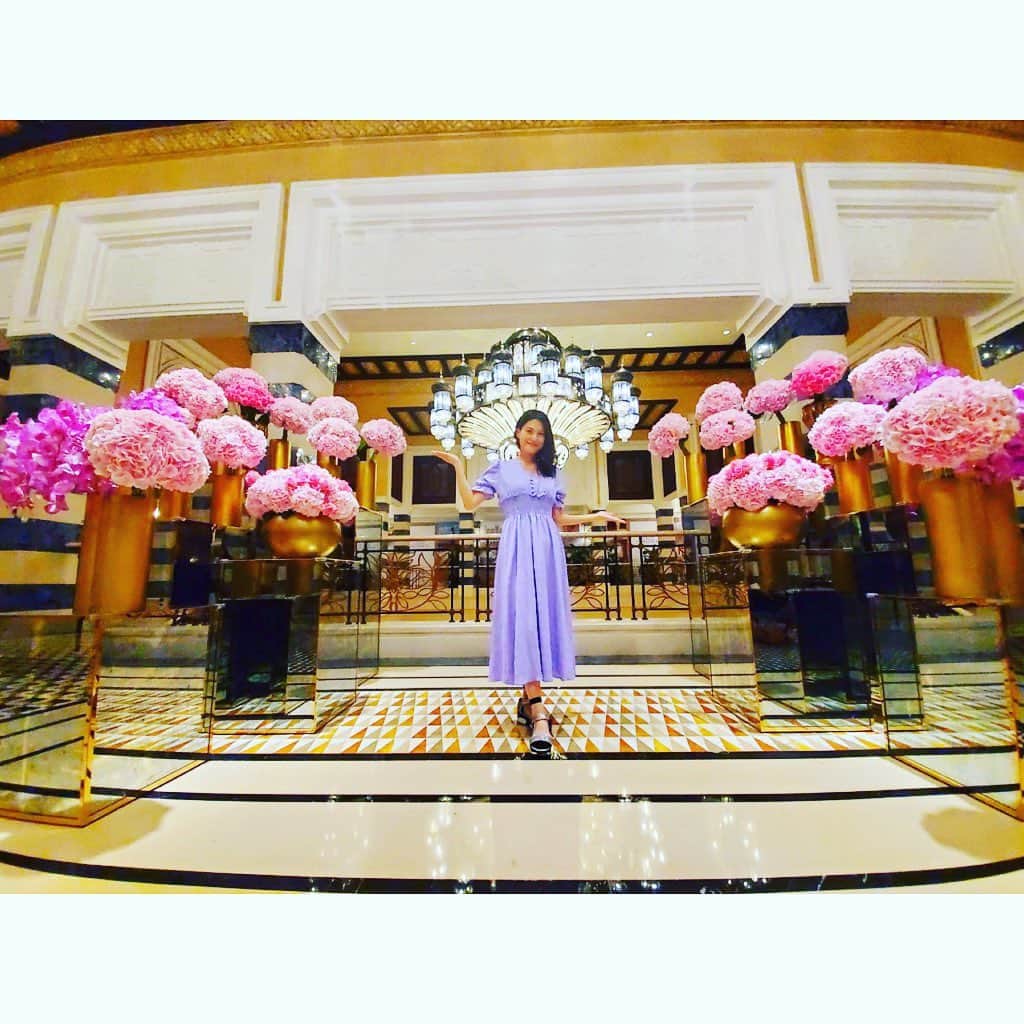 七瀬遥のインスタグラム：「自分の可能性😊✨ 誰かに認められる事よりも 自分で自分を認めてあげる事 無限の可能性♾ 制限をかけているのは 誰でもない　自分だから 自分の可能性を開いていこう🌈💛  #キラキラ#美しい#楽しい#地球#綺麗#ドバイ#good#happy#beautiful#happiness#trip#Dubai#good#smile#japan」