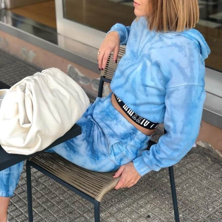 TALLY WEiJLさんのインスタグラム写真 - (TALLY WEiJLInstagram)「Comfy vibes 💙 ⁠ Hoodie🔎 SSWCOOBLITX⁠ Joggers🔎 SPACOPOTCH⁠ ⁠ Photo by @elen.lav.style⁠ ⁠ #TALLYWEiJL #tiedye #joggerset #joggers」10月27日 18時30分 - tally_weijl