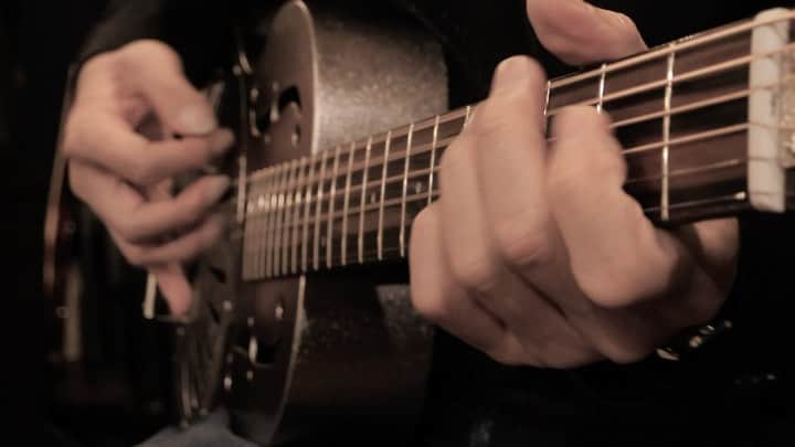 松井祐貴のインスタグラム：「Feliceto -Original song-﻿ From 4th Album『You Made My Day』﻿ TAB→https://www.mymusicsheet.com/YMusicOffice﻿ YouTube→https://www.youtube.com/c/YukiMatsuiOfficial﻿ ﻿ ♪﻿ ♪﻿ ♪﻿ ﻿ #yukimatsui #松井祐貴 #fingerstyle #fingerstyleguitar #fingerpicking #acoustic #acousticguitar #pickariff @pickariff #guitarsdaily @guitarsdaily #guitarstagram @guitarstagram #solosection #guitarsarebetter @guitarsarebetter #talentedmusicians #lickwars @lickwars #riffwars  @riffwars #riffwarsacoustic #pickupmusic #acousticartists #musicians #guitarplayer #instaguitar #Daddario #DaddarioStrings #welightguitar #resonatorguitar @welight_guitar」