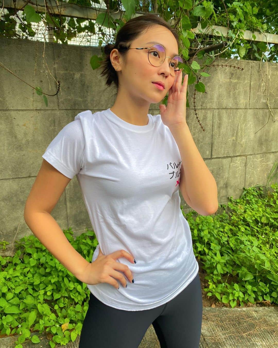 Kathryn Bernardoさんのインスタグラム写真 - (Kathryn BernardoInstagram)「I like shopping early for Christmas! This way, I'm sure I won’t forget anyone and I'll have plenty of time to think about what to give them.  Starting October 27,  I’m definitely doing my shopping at the online sale of IdealVision.ph! So many great eyewear deals at really low prices, so I can make more people smile this Christmas!!! 😍🌲 Mark your calendars and don't miss out on this huge sale!」10月27日 18時47分 - bernardokath