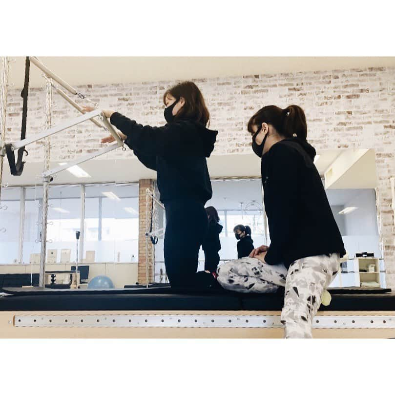 吉田知那美さんのインスタグラム写真 - (吉田知那美Instagram)「・ #pilates I’m into the Pilates training. ・ ・ マシーンの上で全関節鳴らしてオーケストラやってきました。 先生いつもこんな扱いにくい身体をみてくれてありがとうございます。 #関節オーケストラ #トレーニング日記 #keepact #ピラティス」10月27日 18時52分 - chinami1991