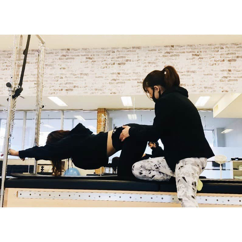 吉田知那美さんのインスタグラム写真 - (吉田知那美Instagram)「・ #pilates I’m into the Pilates training. ・ ・ マシーンの上で全関節鳴らしてオーケストラやってきました。 先生いつもこんな扱いにくい身体をみてくれてありがとうございます。 #関節オーケストラ #トレーニング日記 #keepact #ピラティス」10月27日 18時52分 - chinami1991