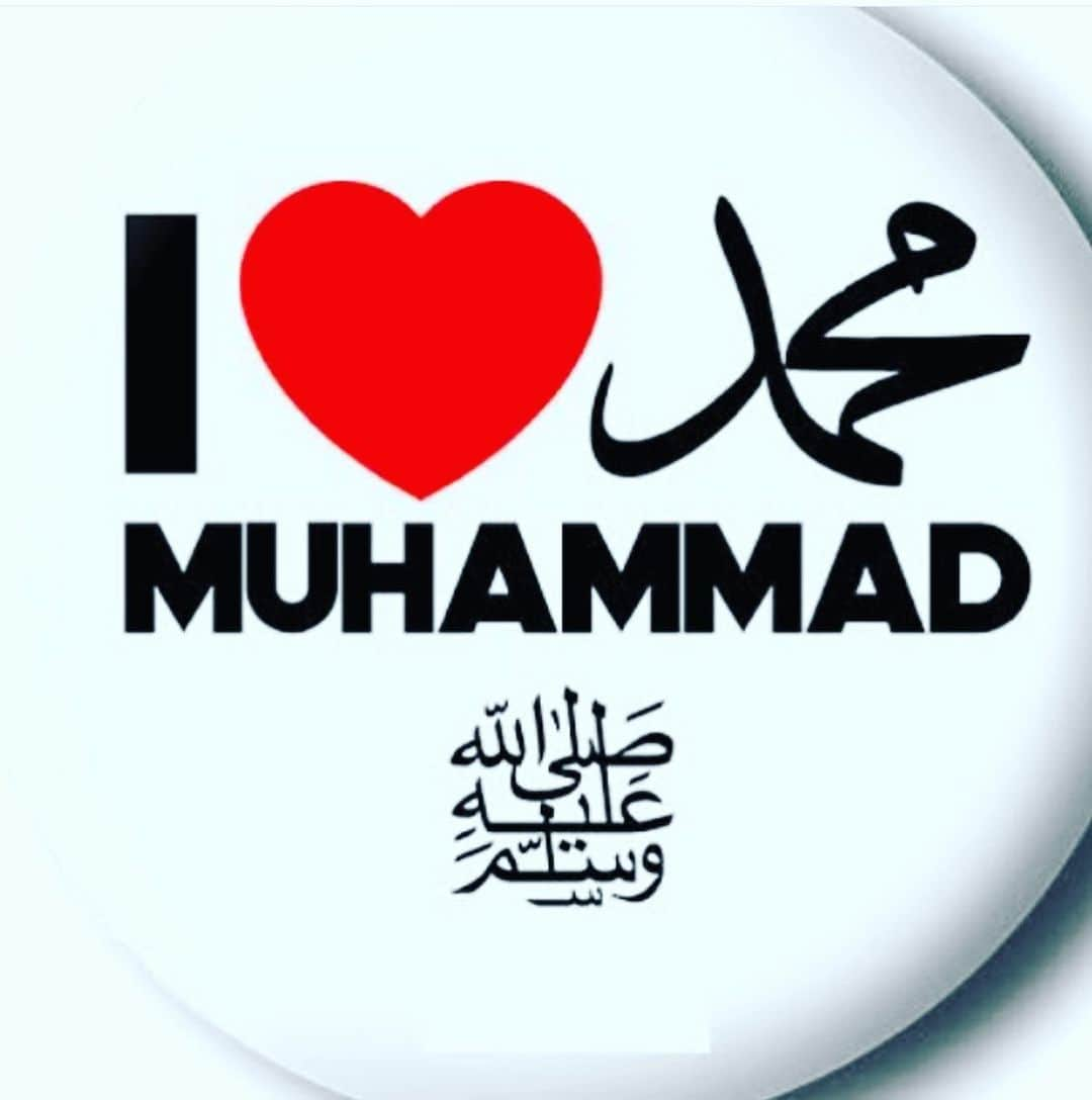 クマ・エルハジ・ババカルのインスタグラム：「❤️❤️❤️ I’m a Muslim and proud」