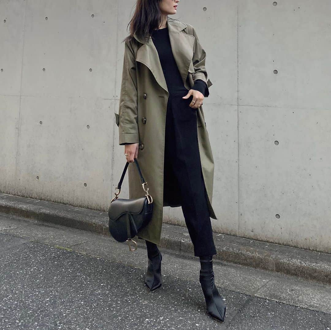 山賀琴子さんのインスタグラム写真 - (山賀琴子Instagram)「outfit🖤💚  tops... @stylings_official  bottoms & coat... @the_virgnia  bag... @dior  shoes... @tonybianco   #ことこ服 ハッシュタグださい？笑」10月27日 19時04分 - kotokoyamaga