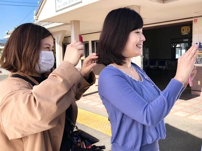 六車奈々さんのインスタグラム写真 - (六車奈々Instagram)「一泊二日、伊賀のロケ。  久々の女優業ということもあり、とても楽しく、思い出深い二日間となりました。  伊賀市には、歴史を感じる素晴らしい建物が、突然出てくるの。現代の生活の中に歴史的な建物が自然に溶け込んでいて、それがとても魅力的でした。  願わくば、お城も行きたかったなぁ！それはまた、次回のお楽しみにしよう\(//∇//)\  沢山の発見と再発見に出会えた伊賀ロケ。スタッフ関係者の皆さま、本当にありがとうございました！  #伊賀市 #撮影 #旅 #おすすめ旅行先 #六車奈々 #ワーママ #働くママ #楽しかった #お疲れ様でした」10月27日 19時15分 - nanarokusha