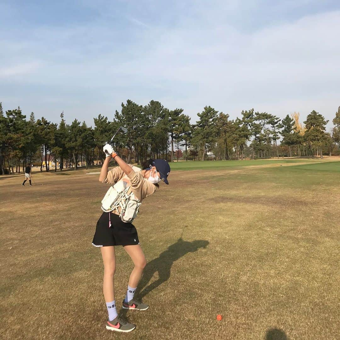 ヒョニ・カンさんのインスタグラム写真 - (ヒョニ・カンInstagram)「해좋았던날  #골프 🏌️‍♀️」10月27日 19時08分 - hyoni_kang