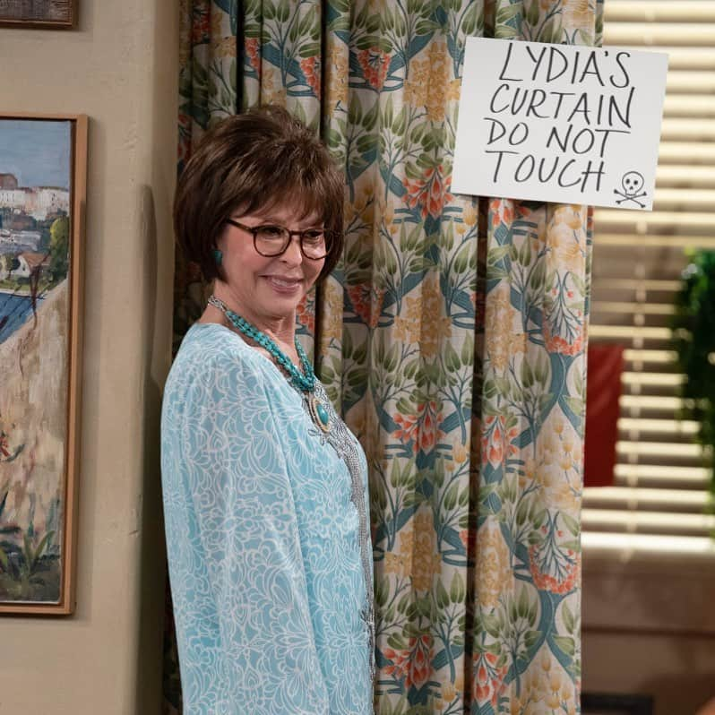 CBSさんのインスタグラム写真 - (CBSInstagram)「Get your double dose of @theritamoreno tonight with Essential Heroes: A Momento Latino and #ODAAT! 🙌」10月27日 10時21分 - cbstv