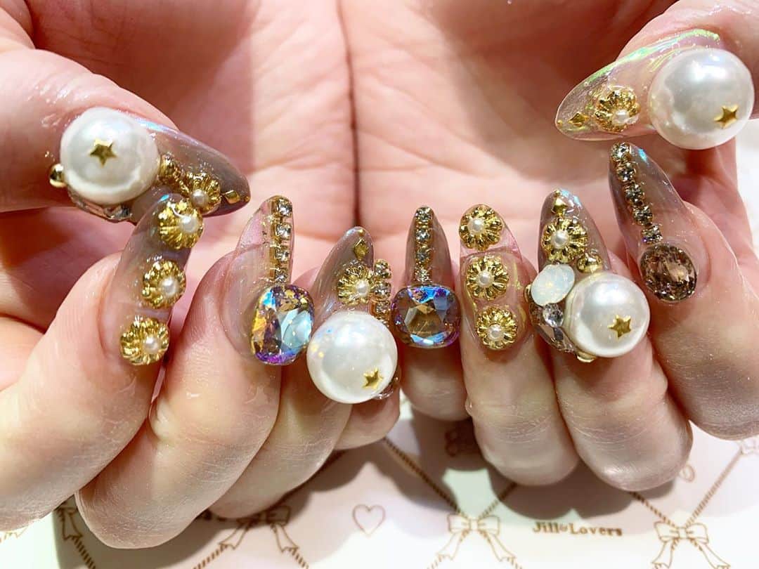 mamijinguのインスタグラム：「💎  #jillandlovers #nail #nailart #paragel #gelneil#gel #ネイル #ネイルアート #me #look #love #かわいい」