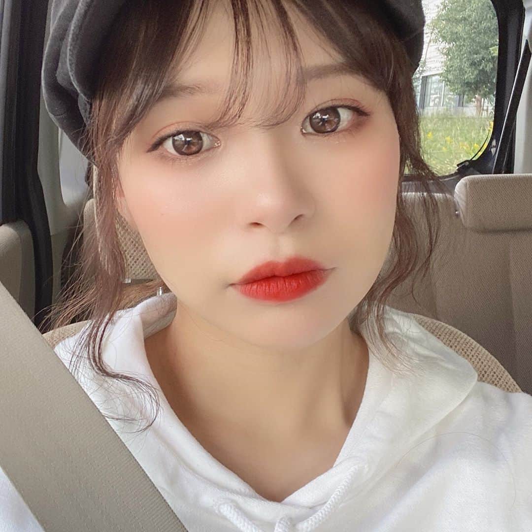 のインスタグラム：「. 自然光最強 . 唇の周りはほぼ治ってきていますww . 化粧でほぼ隠せれるww . #メイク #makeup #메이크업  #팔로우환영 #화장 #95 #秋メイク」