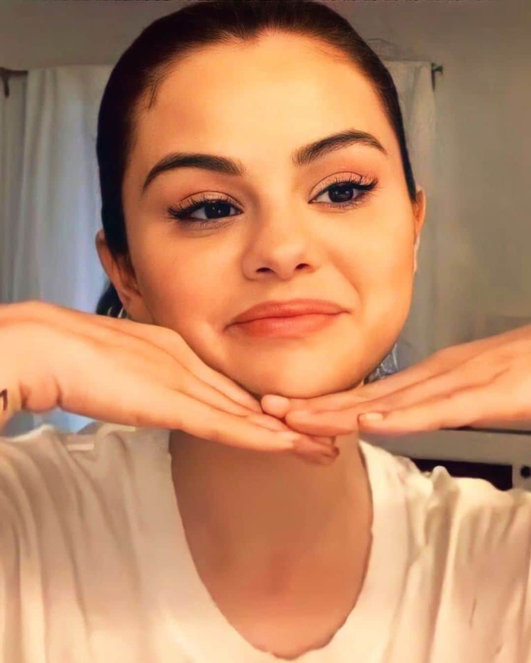 Always With Selenaのインスタグラム：「Selena is so beautiful and wonderful, we don't deserve her」