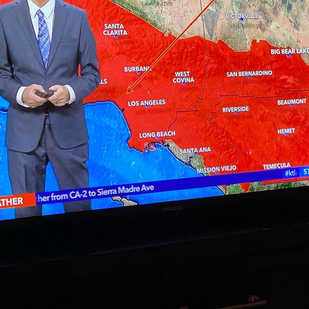 デヴィッド・スペードのインスタグラム：「California weather forecast is full of arson porn. Enough with the ‘dry outlook’ and high winds. U are getting them horny. ‘Dried out trees’ 🙄.」