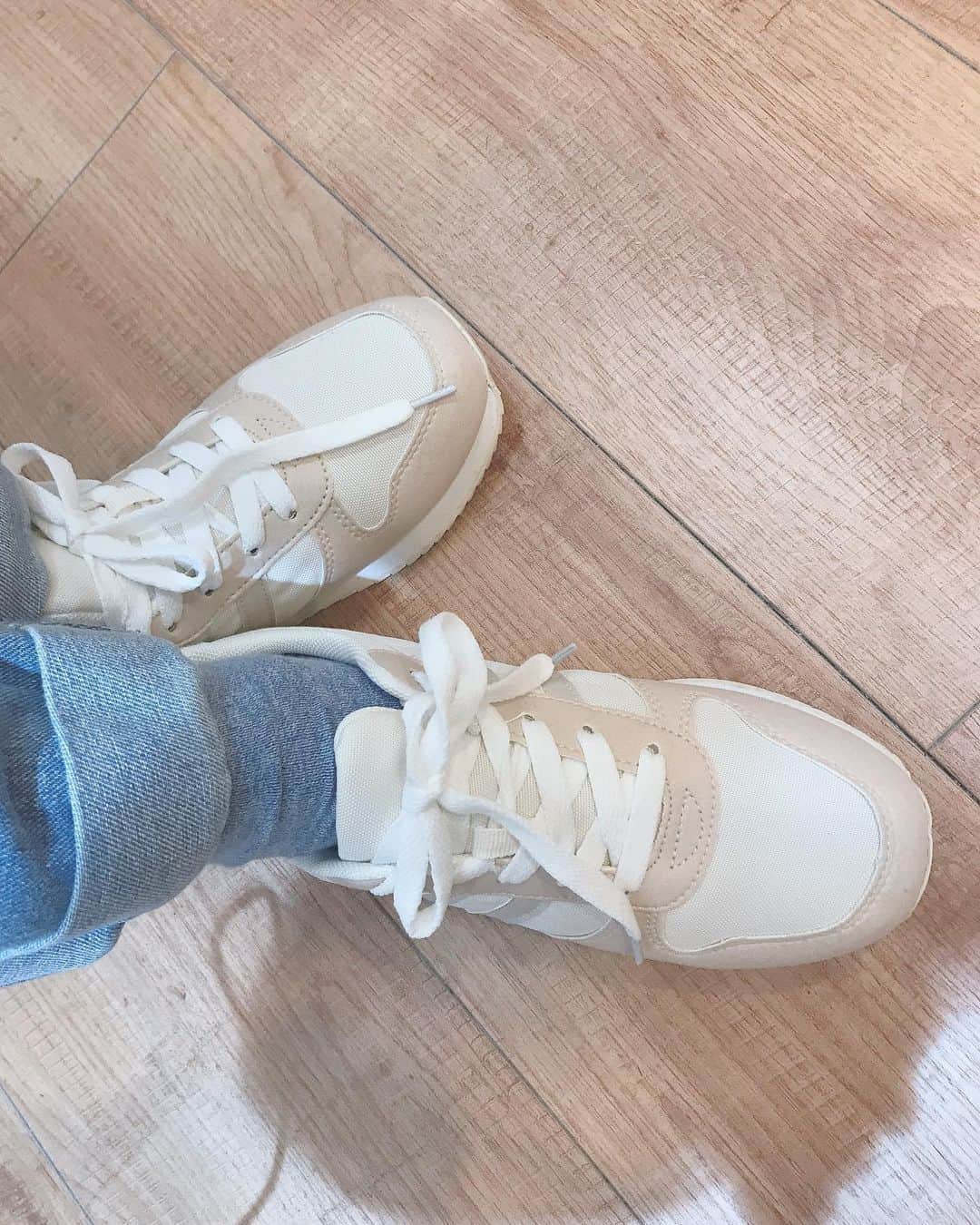 加藤美帆さんのインスタグラム写真 - (加藤美帆Instagram)「Honeysさんで買ったスニーカー可愛すぎてめちゃくちゃ履いてる。👟👞👢👡👠❣️ #sneakers #shoes #靴 #スニーカー #ベージュ合わせやすい🥰 #honeys」10月27日 11時38分 - miho_kato07