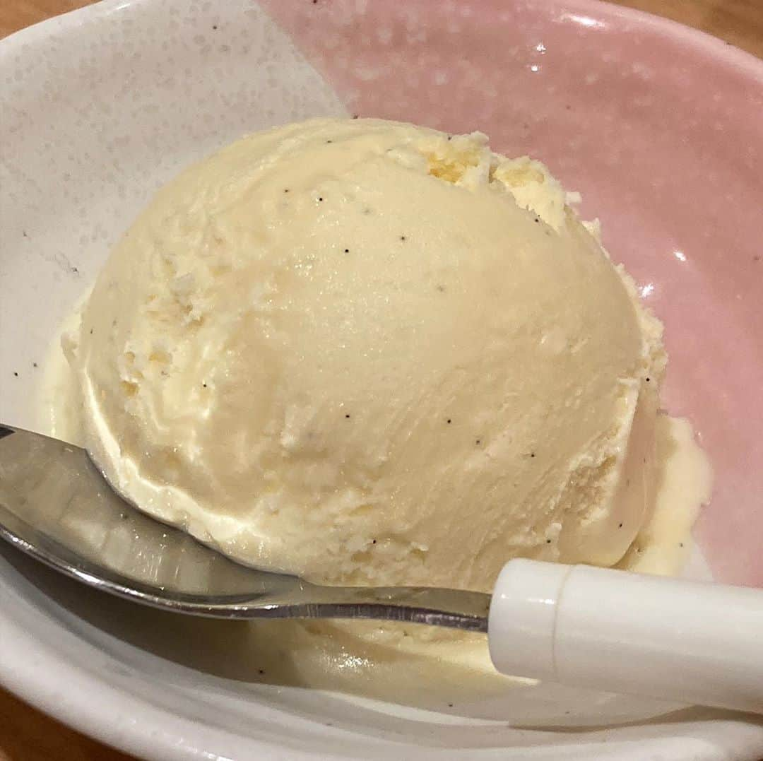 柳家さん生さんのインスタグラム写真 - (柳家さん生Instagram)「10/27昼ご飯だぁ〜末広軒大和富山店にて 中華そば🍜 木梨憲武展のチケットサービスとして アイスクリーム🍨 木梨憲武展のチケットサービスが大和デパート富山店レストラン各店にて受けられます😅GO TOイートと併用できるのかなあ😅」10月27日 11時58分 - waraiguma1957