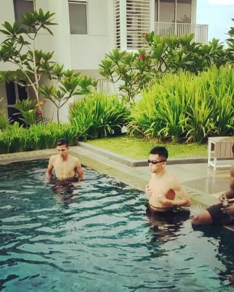 渡邉将基のインスタグラム：「Swimming 🏊‍♂️🇲🇾  #restart #kotabharu #kelantan #kelantanfa #kelantanfafans  #trwcc #mfl #football2020 #football #enjoyfootball #malaysia #malaysiafootball #enjoyfootball #goal #kelantanfc #focus #focusourself #lovefootball #lovekelantan #yakult #yakultmalaysia #boostimmunity #keepcondition #diving #submarine」