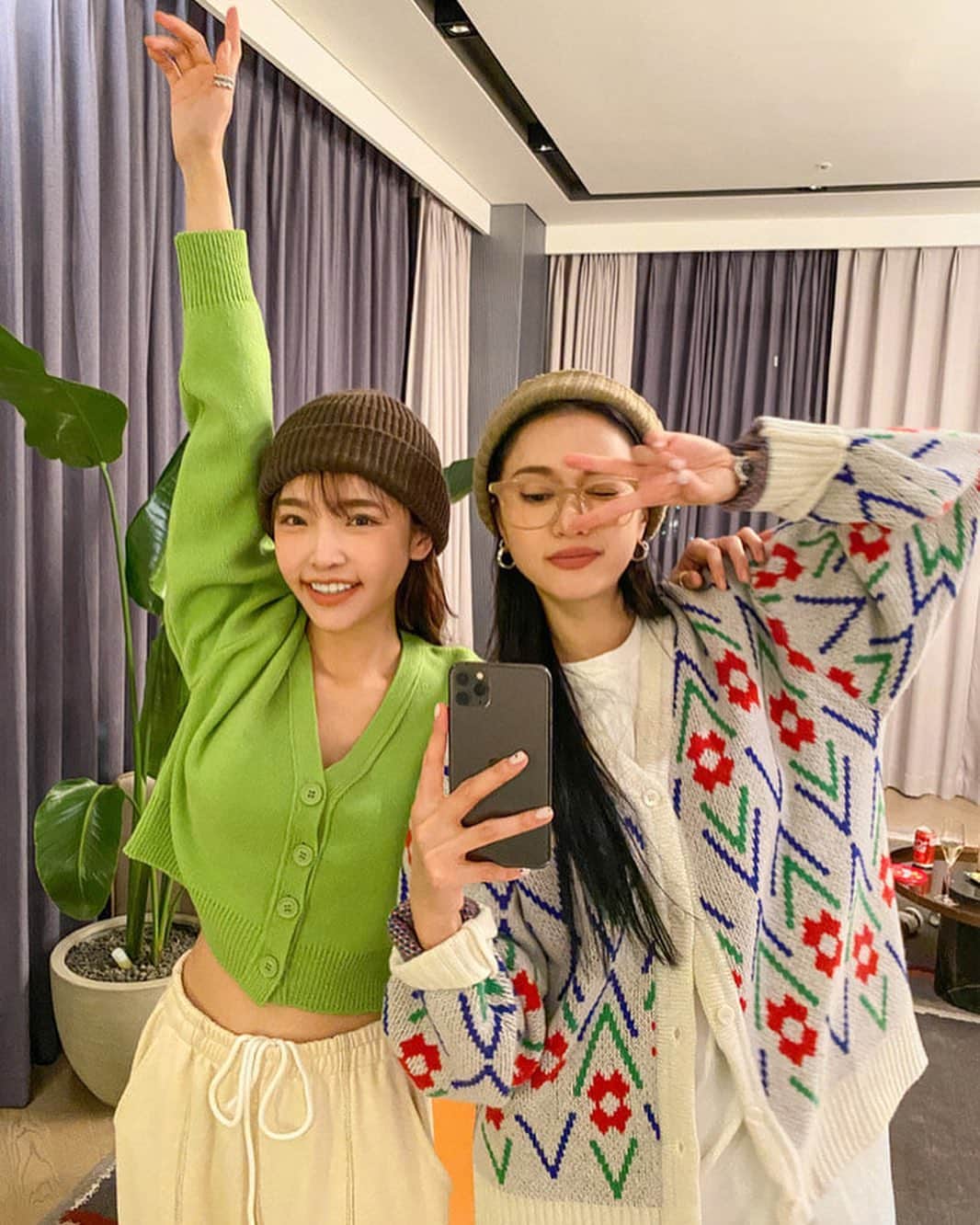 Official STYLENANDAさんのインスタグラム写真 - (Official STYLENANDAInstagram)「House Party Look with Nanda❤️ 11월 2일까지 홈파티룩 15% 할인!! m.stylenanda.com」10月27日 11時54分 - houseof3ce