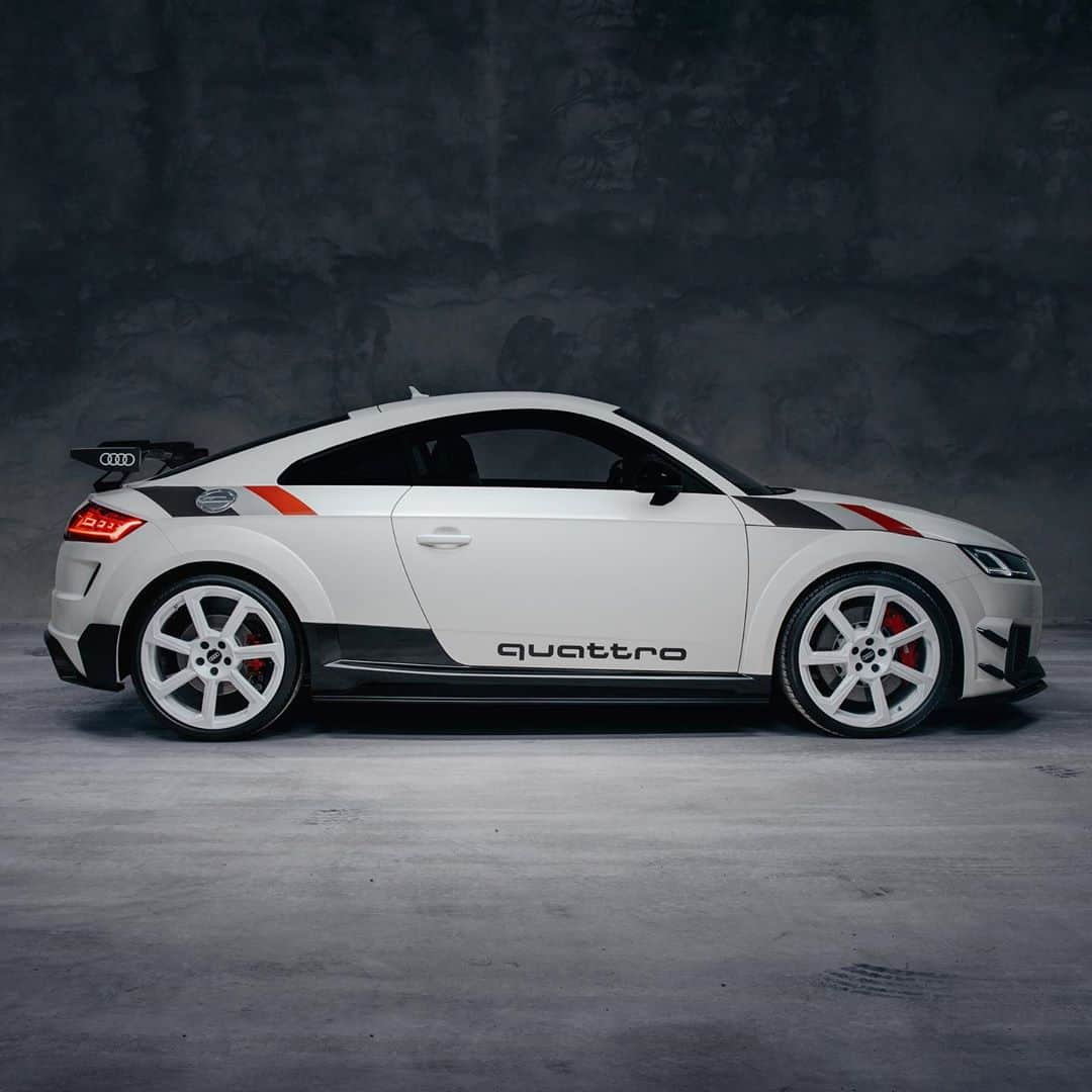 HYPEBEASTさんのインスタグラム写真 - (HYPEBEASTInstagram)「@hypebeastcarclub: @audi is celebrating 40 years of the Quattro with a very special TT RS. It features the same five-cylinder turbocharged engine producing 395 BHP and 354 lb-ft. of torque, and tweaked to now max out at 174 MPH and do the 0-62 MPH sprint in just 3.7 seconds. Learn more details via the link in our bio. It’s set to release only in Germany and will be limited to just 40 units, with each one going for approximately $135,000 USD. ⁠⠀ Photo: Audi」10月27日 11時56分 - hypebeast