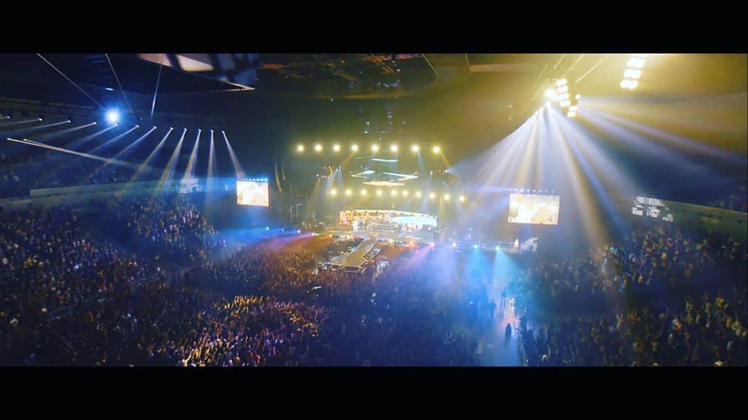 ONE OK ROCKさんのインスタグラム写真 - (ONE OK ROCKInstagram)「Check out this clip of "Change" from the latest live DVD & Blu-ray, releasing tomorrow!!  2020.10.28 Release ["EYE OF THE STORM" JAPAN TOUR] https://youtu.be/UIRyDcA2i9k  #EYEOFTHESTORM #ONEOKROCK」10月27日 12時01分 - oneokrockofficial
