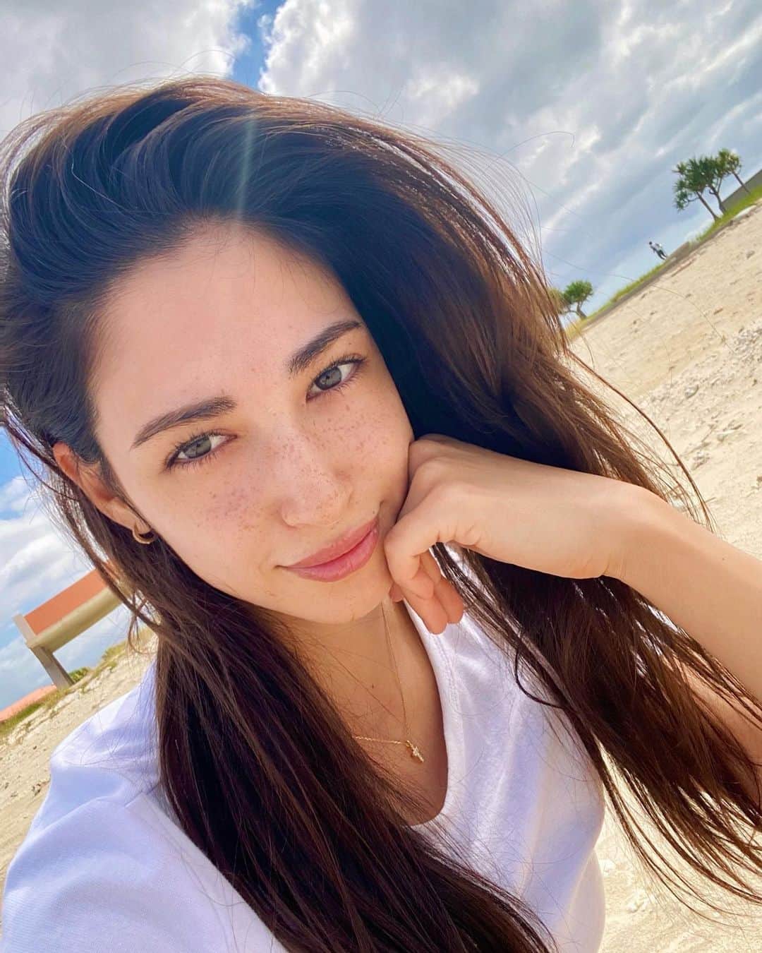 ジュリア・ミナトヤさんのインスタグラム写真 - (ジュリア・ミナトヤInstagram)「Homeだわぁ🦁☀️🌍 #sunnyday#sea#beach #okinawa#fashion#style#ootd#selfie#lifestyle#ファッション#スタイル#ライフスタイル」10月27日 12時08分 - julia.minatoya