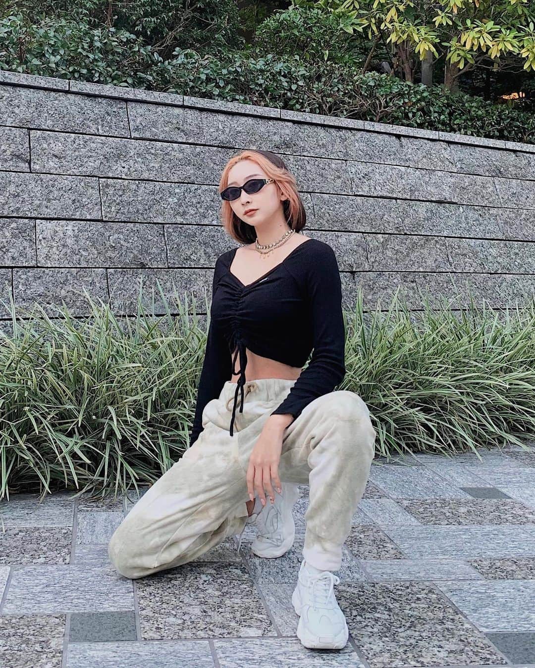 雪琴(YUKI) / DJ YUXIのインスタグラム：「#outfitoftheday 🍃🖤」