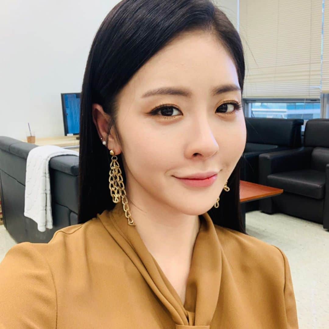 チン・イェソルのインスタグラム：「#today  #thankUmy 🤎💛」