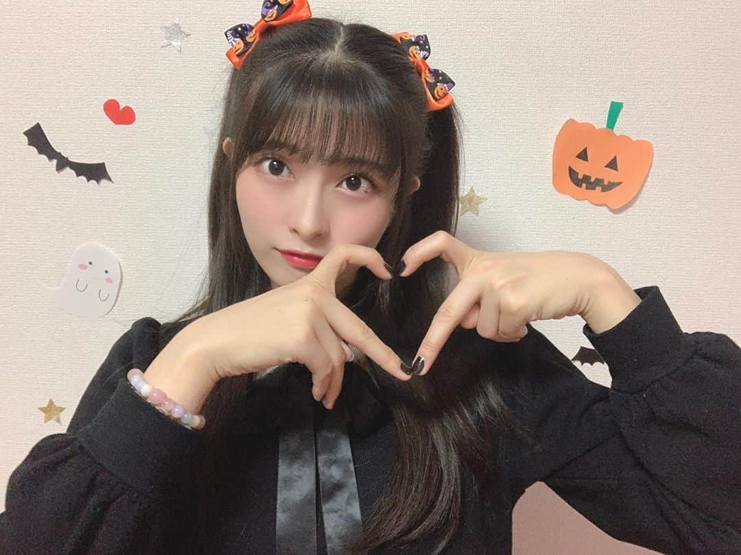 行天優莉奈さんのインスタグラム写真 - (行天優莉奈Instagram)「セルフプロデュース生写真ハロウィン🎃 まだ予約してない方はぜひ、もう少しで締め切り👻 #ハロウィン #ハーフツイン　#みつあみ #BLACK #まみれになっちゃった #オフショット　#行天優莉奈」10月27日 12時26分 - yurina.0314