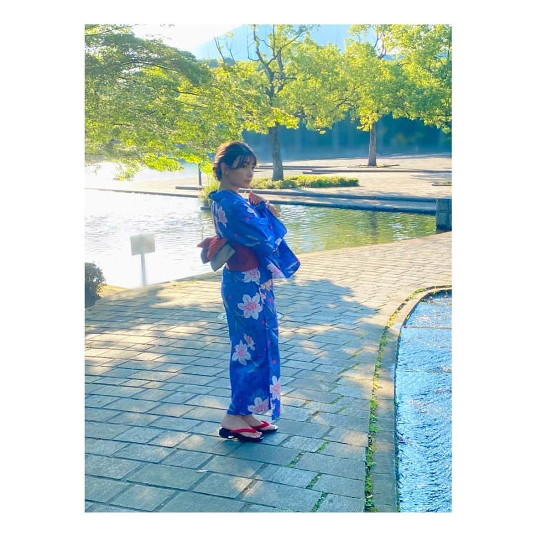 のインスタグラム：「. ≪カレンダーイベントに関するお知らせ≫  皆様のおかげで追加分も完売していました10部券ですが イベント当日、会場でお求めいただけるよう更に追加で発券することに致しました。  イベント当日の11月1日11:30〜ブックファースト新宿店店頭にて先着受付開始です。  ブックファースト新宿店さんのHPも合わせてご確認ください↓  http://www.book1st.net/event_fair/event/  当日会場でお会いできるのを楽しみにしています🎶  #カレンダーオフショット  ———————————————  外岡えりか2021年カレンダー 発売記念イベント  11月1日（日）13：00～ ブックファースト新宿店  #2021カレンダー #カレンダーイベント  ———————————————」